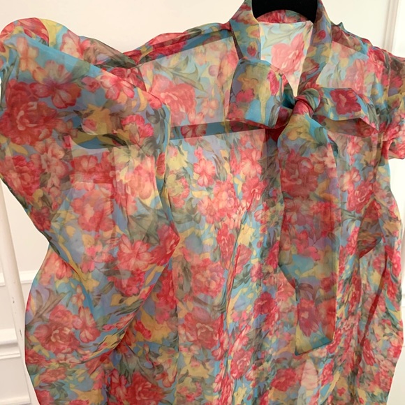 Sexy Sheer Floral Top - Picture 2 of 3